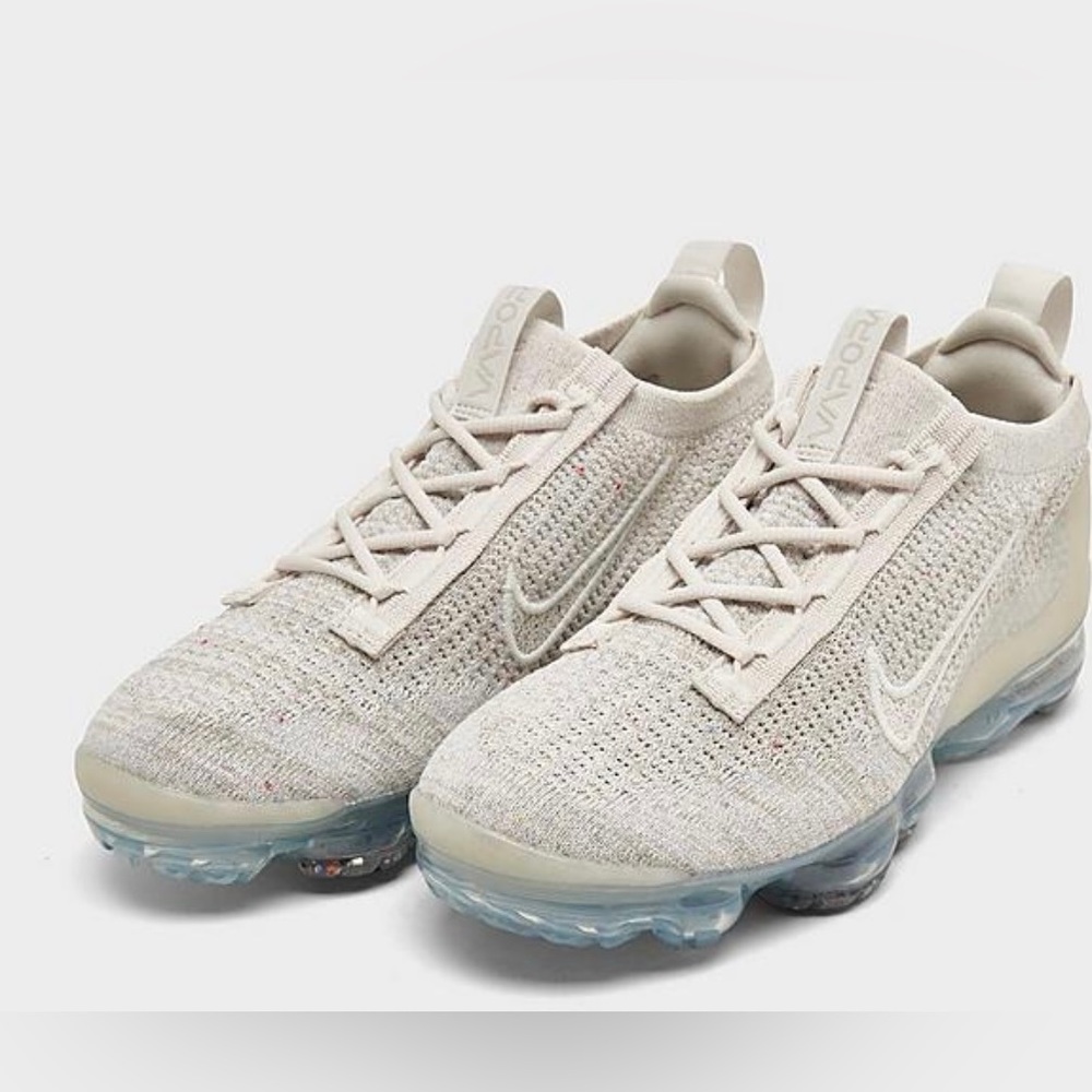 Women’s Nike Air Vapormax 2021 Fly Knit Size 8.5 Phantom/ Phantom-Summit White